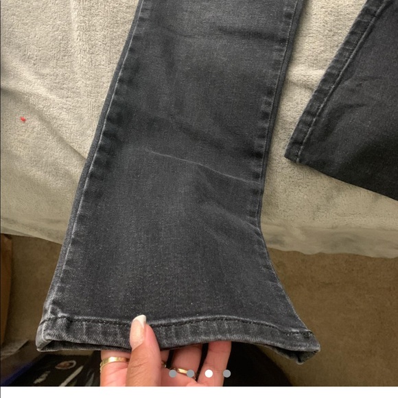 Never worn!! FASHIONNOVA BLACK V CUT STRAIGHT LEG JEANS - Picture 4 of 4